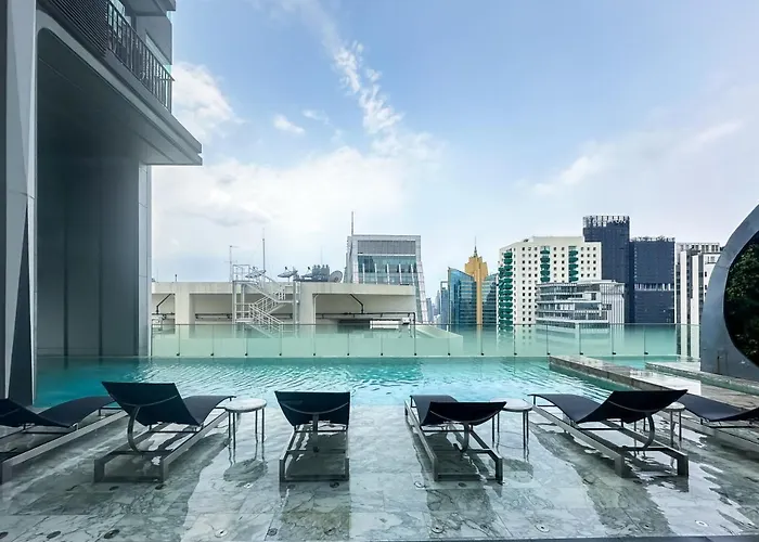 300m To Bts L Rooftop Pool L Gym 公寓