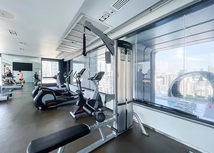 300m To Bts L Rooftop Pool L Gym 公寓